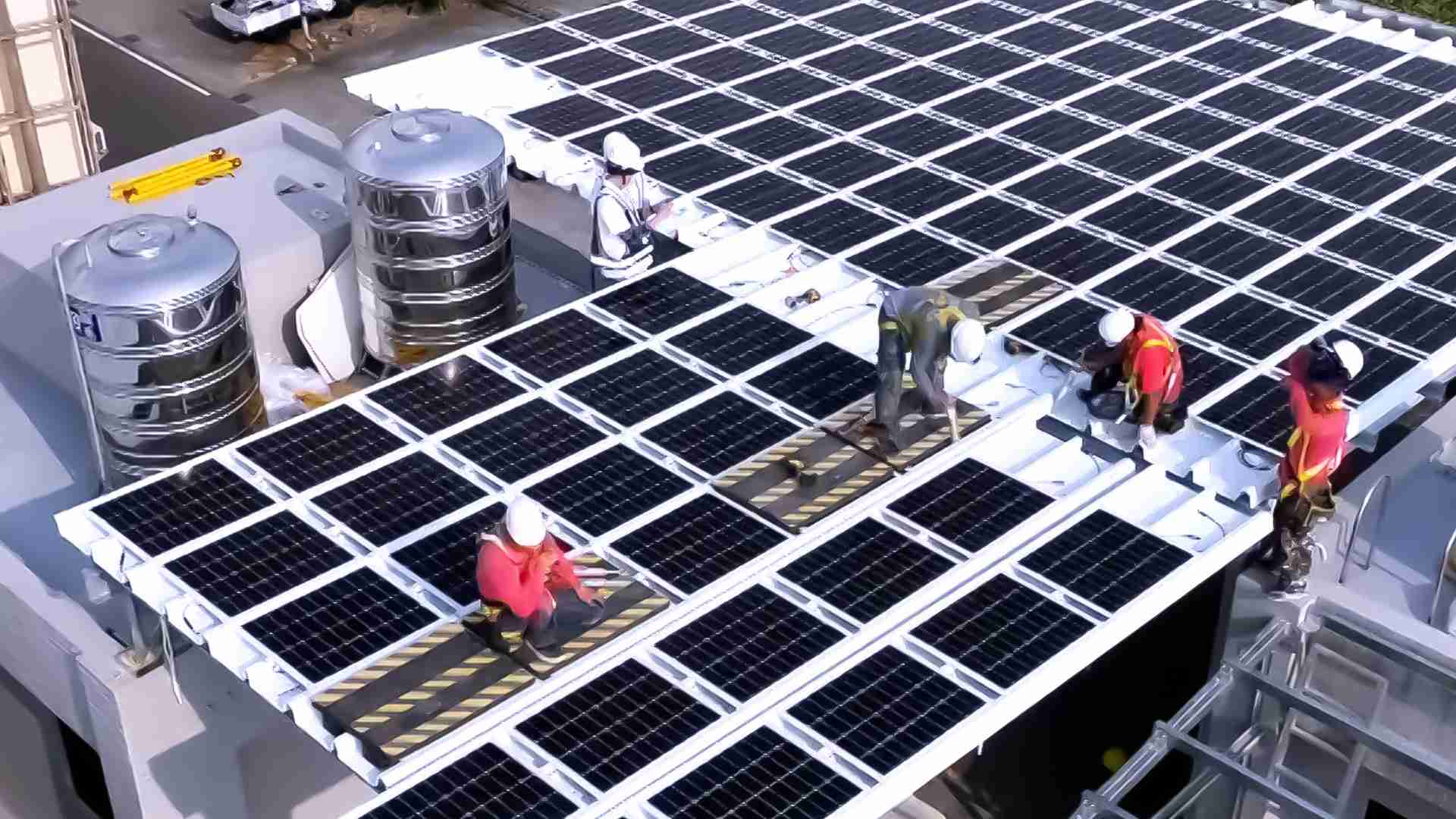 z6mg·人生就是博着力于替代能源之技术研发，，，，如光电浪板的相关制程、、设备与产品，，，，其中所开发之光电整合型浪板，，，，减少传统金属支架安装，，更提升耐候度，，可广泛运用于多元场域，，，，并辅助建筑达到净零碳排目标